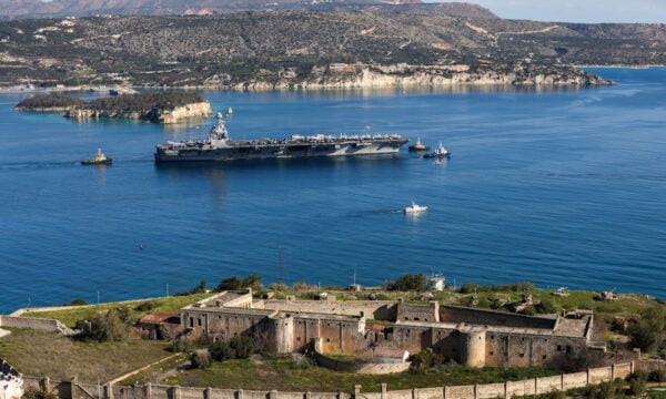 Σούδα: Συνελήφθη 37χρονη για κατασκοπεία καθώς φωτογράφιζε στρατιωτικές εγκαταστάσεις