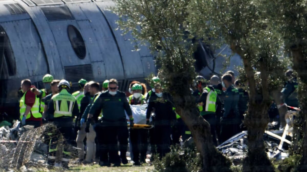 Σύγκρουση τρένων στην Ισπανία: Αγνοήθηκε κόκκινο φανάρι – Η «ανεξήγητη» εντολή του κέντρου ελέγχου και τα 17 λεπτά εγκληματικής αδράνειας 5 Σύγκρουση τρένων στην Ισπανία: Αγνοήθηκε κόκκινο φανάρι – Η «ανεξήγητη» εντολή του κέντρου ελέγχου και τα 17 λεπτά εγκληματικής αδράνειας