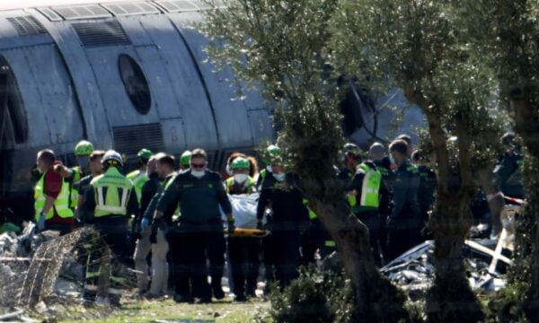 Σύγκρουση τρένων στην Ισπανία: Τα 17 λεπτά εγκληματικής αδράνειας, το κόκκινο φανάρι που αγνοήθηκε και η «ανεξήγητη» εντολή του κέντρου ελέγχου