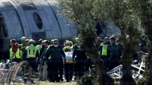 Σύγκρουση τρένων στην Ισπανία: Ηχητικά από το Κέντρο Ελέγχου δείχνουν χάος και ανθρώπινα λάθη – «Συνεχίστε με κανονική ταχύτητα»