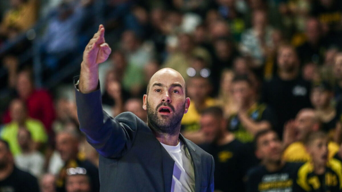 Βασίλης Σπανούλης: Ξέσπασε μετά την ήττα του Άρη και μίλησε για ντροπή και παίκτες που ξέχασαν το μπάσκετ 1 Βασίλης Σπανούλης: Ξέσπασε μετά την ήττα του Άρη και μίλησε για ντροπή και παίκτες που ξέχασαν το μπάσκετ