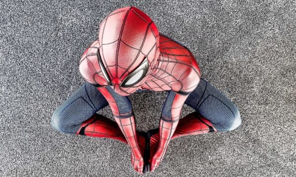Νέα Υόρκη: Εκατοντάδες θαυμαστές του Spider-Man επιχειρούν παγκόσμιο ρεκόρ στο New York Comic Con, vid