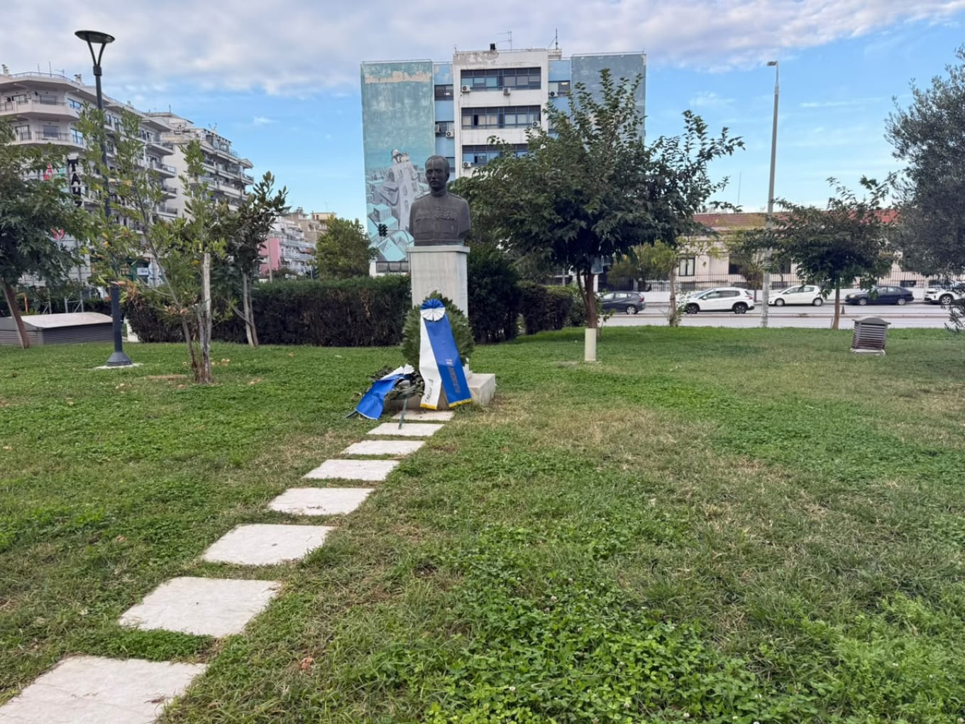 Μαρία Καρυστιανού: Κατέθεσε τελικά στεφάνι μόνη της στη Θεσσαλονίκη για την 28η Οκτωβρίου 8 Μαρία Καρυστιανού: Κατέθεσε τελικά στεφάνι μόνη της στη Θεσσαλονίκη για την 28η Οκτωβρίου