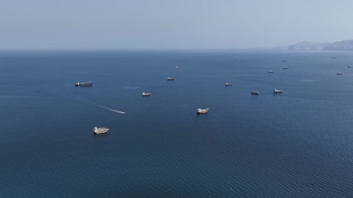 CENTCOM: Οι ΗΠΑ διαψεύδουν το Ιράν για κλείσιμο των Στενών του Ορμούζ 1 CENTCOM: Οι ΗΠΑ διαψεύδουν το Ιράν για κλείσιμο των Στενών του Ορμούζ