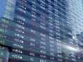 Χρηματιστήρια: Κέρδη στην Αθήνα, αναζήτηση κατεύθυνσης στις ευρωαγορές