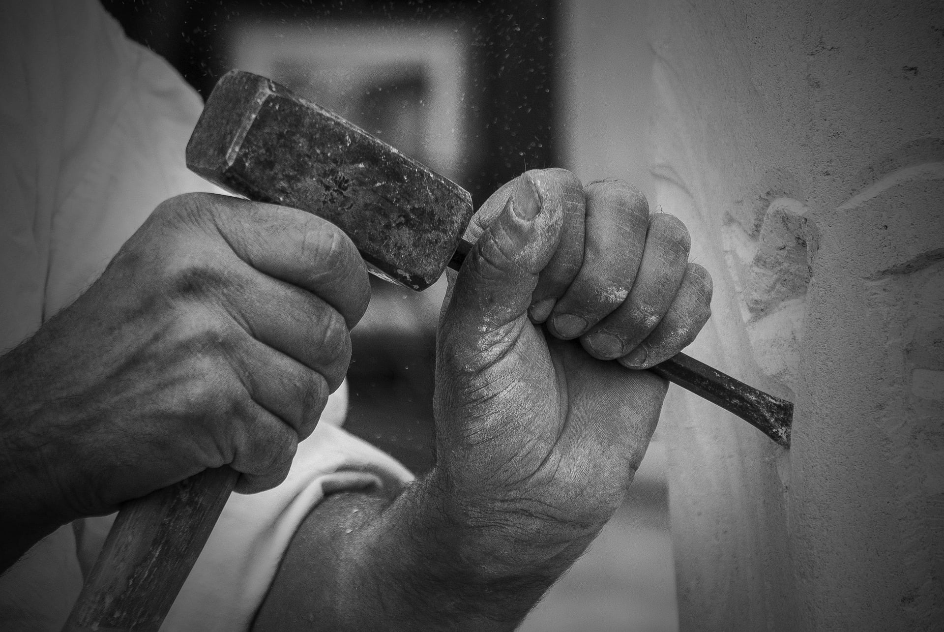 Με το χέρι αλφάδι, ο Τσάρλι Τζι είναι ο νεαρός «φύλακας» της Ιστορίας (Vid)