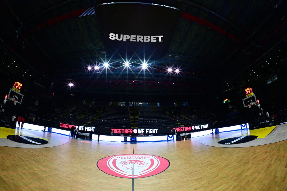 Ολυμπιακός – Εφές Αναντολού: Η Sunel Arena ντύθηκε στα ερυθρόλευκα για το παιχνίδι της Euroleague