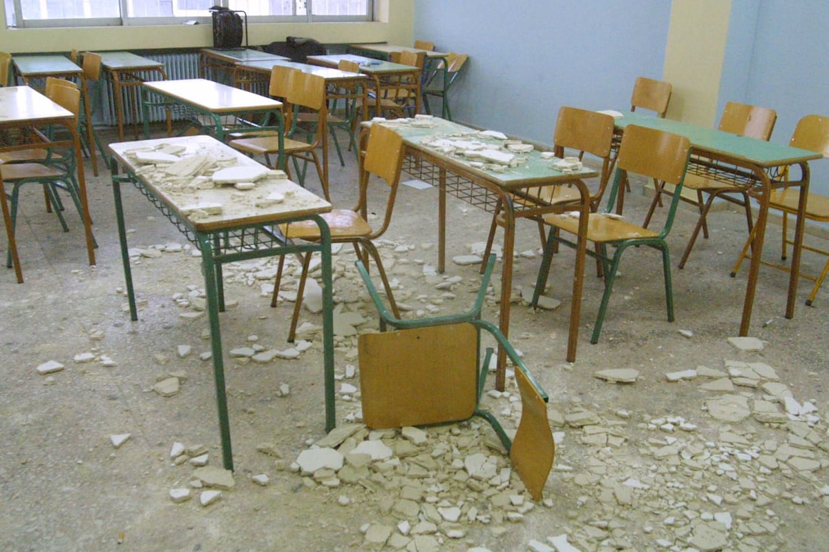 Σέρρες: Κλείνουν δύο δημοτικά μετά την πτώση σοβάδων – Έως και τη Δευτέρα 26 Οκτωβρίου η αναστολή