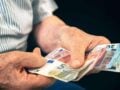 Ελεύθεροι επαγγελματίες: Πότε συμφέρει η αίτηση σύνταξης και ποιες επιλογές υπάρχουν – Παραδείγματα