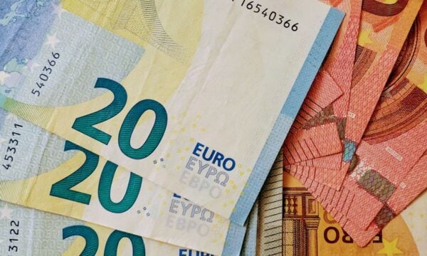 Συνταξιούχοι: Τρεις πληρωμές έως το τέλος Νοεμβρίου 2026 – Ποιους αφορά η ενίσχυση των 400 ευρώ