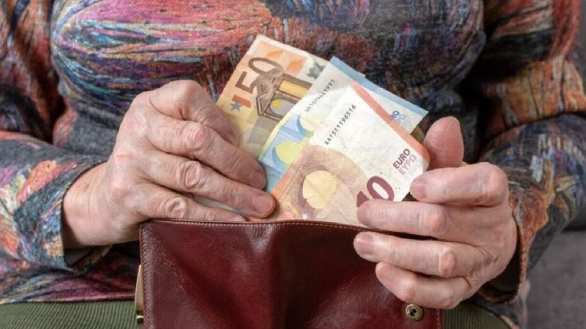 Συντάξεις Νοεμβρίου 2026: Από σήμερα το απόγευμα οι πιστώσεις – Ποιοι βλέπουν πρώτοι χρήματα 1 Συντάξεις Νοεμβρίου 2026: Από σήμερα το απόγευμα οι πιστώσεις – Ποιοι βλέπουν πρώτοι χρήματα