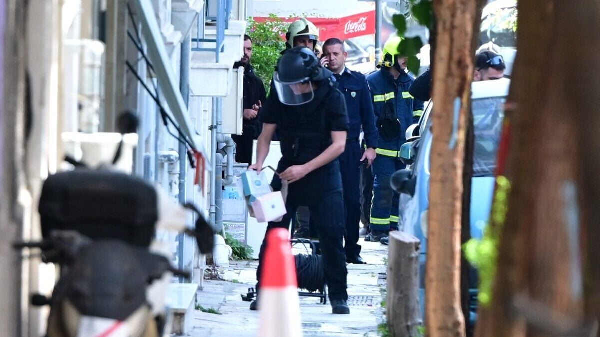 Κερατέα: Ύποπτη βαλίτσα σήμανε συναγερμό – Στο σημείο βρίσκονται τα ΤΕΕΜ 1 Κερατέα: Ύποπτη βαλίτσα σήμανε συναγερμό – Στο σημείο βρίσκονται τα ΤΕΕΜ