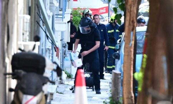 Κερατέα: Ύποπτη βαλίτσα σήμανε συναγερμό – Στο σημείο βρίσκονται τα ΤΕΕΜ