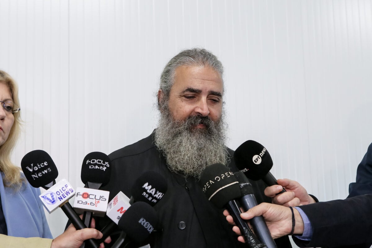 Δίκη για τα Τέμπη: Ο πατέρας του Κυπριανού Παπαϊωάννου κατέθεσε πως του έπλυναν τις πληγές, είχε παράξενα εγκαύματα και μύριζε χημικά