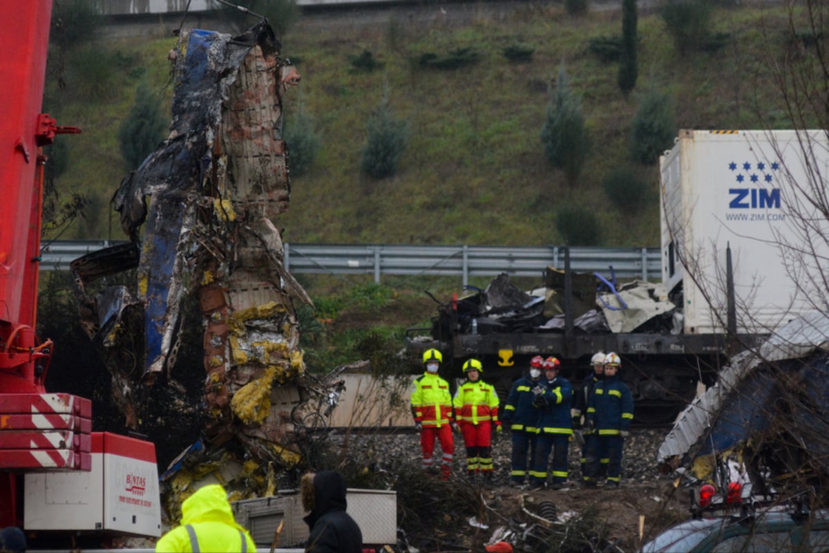 Τέμπη: Η εισαγγελία Πρωτοδικών Λάρισας ζητά άμεσες εκταφές θυμάτων