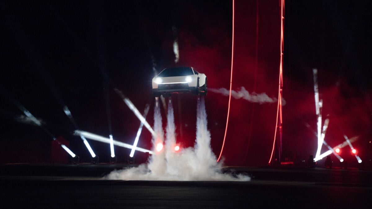 Έλον Μασκ: Η Tesla παρουσίασε το πρώτο «ιπτάμενο» αυτοκίνητό της – Βίντεο με απογείωση και τούμπες στον αέρα 1 Έλον Μασκ: Η Tesla παρουσίασε το πρώτο «ιπτάμενο» αυτοκίνητό της – Βίντεο με απογείωση και τούμπες στον αέρα