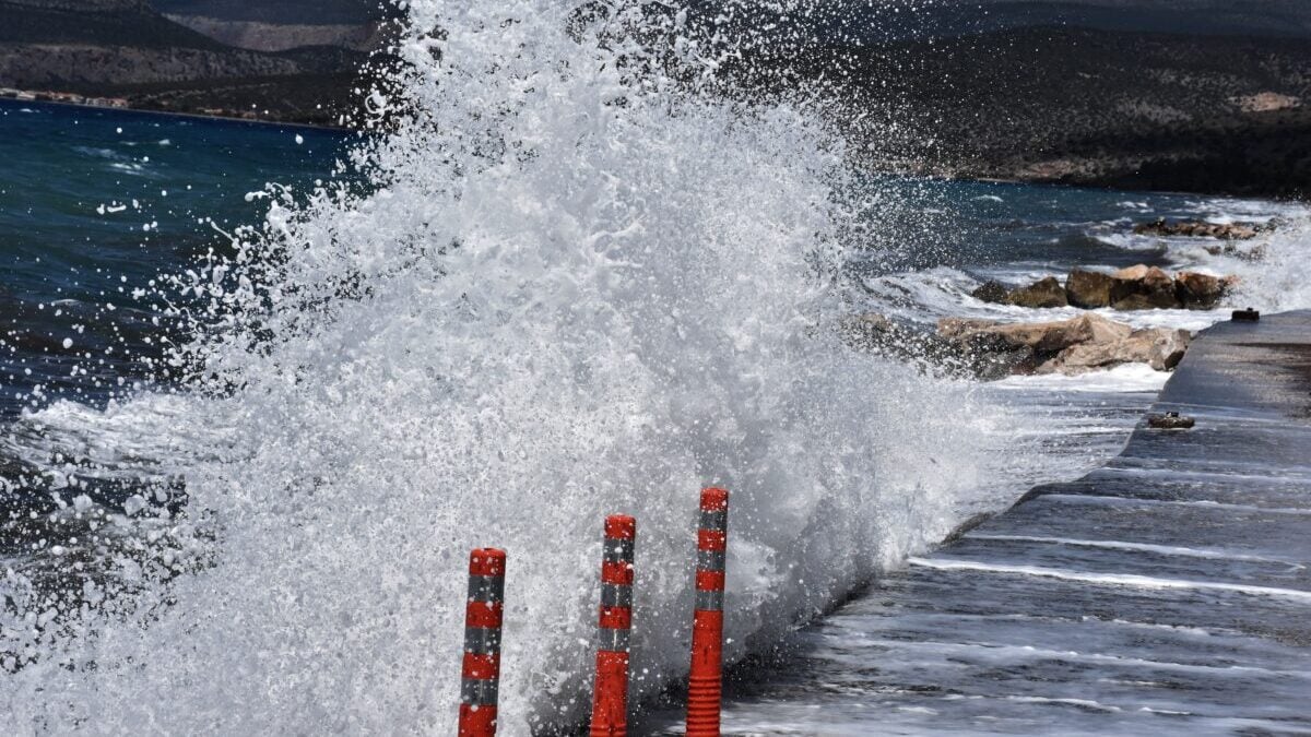 Απαγορευτικό απόπλου λόγω θυελλωδών ανέμων σε Πειραιά, Ραφήνα και Λαύριο – Τι ισχύει στα λιμάνια 1 Απαγορευτικό απόπλου λόγω θυελλωδών ανέμων σε Πειραιά, Ραφήνα και Λαύριο – Τι ισχύει στα λιμάνια
