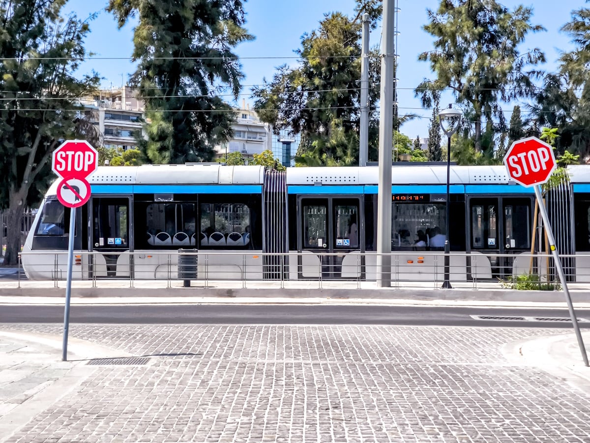 Τραμ: Τροποποιούνται την Κυριακή τα δρομολόγια λόγω των αγώνων «Greece Race for the Cure 2026» σε Αθήνα και Πειραιά
