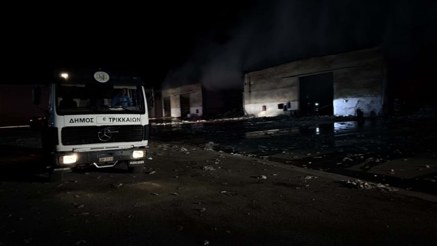Τρίκαλα: Μεγάλη πυρκαγιά σε εργοστάσιο βαμβακιού – Στις φλόγες έξι αποθήκες 9 Τρίκαλα: Μεγάλη πυρκαγιά σε εργοστάσιο βαμβακιού – Στις φλόγες έξι αποθήκες