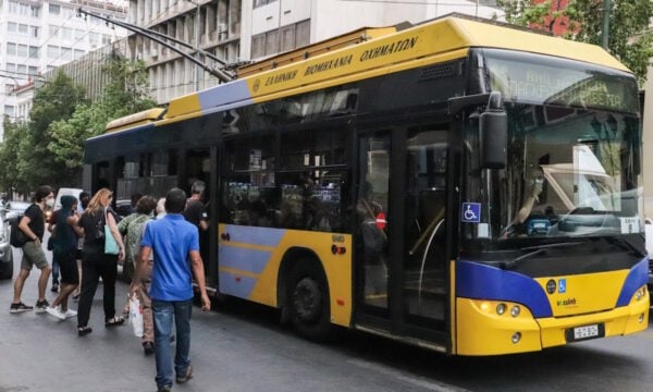 28η Οκτωβρίου: Πώς θα κινηθούν τα μέσα μεταφοράς και ποιοι δρόμοι θα είναι κλειστοί