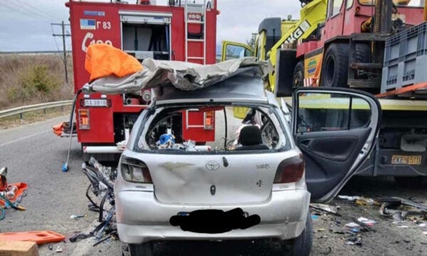 Τροχαίο στη Δράμα: 34χρονος απεγκλωβίστηκε χωρίς τις αισθήσεις του μετά τη σύγκρουση αυτοκινήτου με φορτηγό