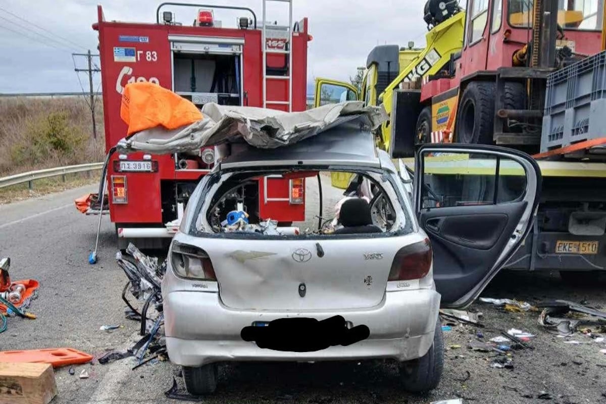 Τροχαίο στη Δράμα: 34χρονος απεγκλωβίστηκε χωρίς τις αισθήσεις του μετά τη σύγκρουση αυτοκινήτου με φορτηγό