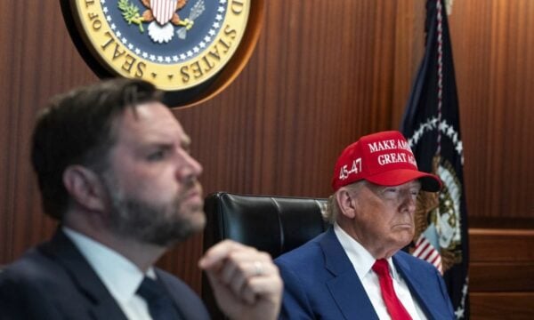 CNN: Οι αμερικανικές δυνάμεις μπορούν να πλήξουν το Ιράν «μέσα σε 96 ώρες» με εντολή Τραμπ – Σχέδια κοινής δράσης με το Ισραήλ