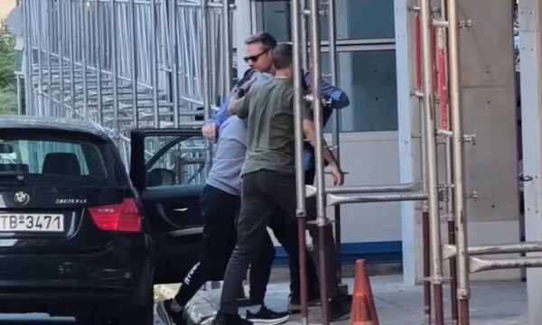 Βάσω Τσαρούχα: Συνελήφθη για τα στημένα παιχνίδια στο ελληνικό μπάσκετ και οδηγήθηκε στη ΓΑΔΑ