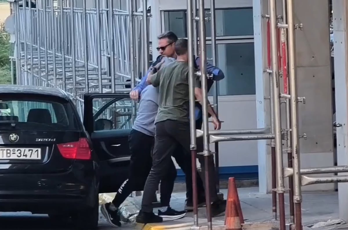 Βάσω Τσαρούχα: Συνελήφθη για τα στημένα παιχνίδια στο ελληνικό μπάσκετ και οδηγήθηκε στη ΓΑΔΑ