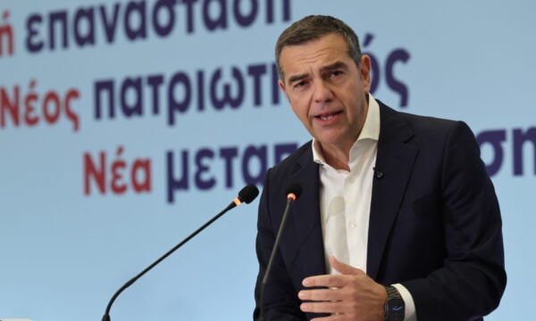 Τσίπρας: Η ΕΛ.Α.Σ. είναι ασύμβατη με τη Δεξιά – «Άλλοι πρέπει να ξαναδούν τις ευθείες και τις τεθλασμένες τους γραμμές»