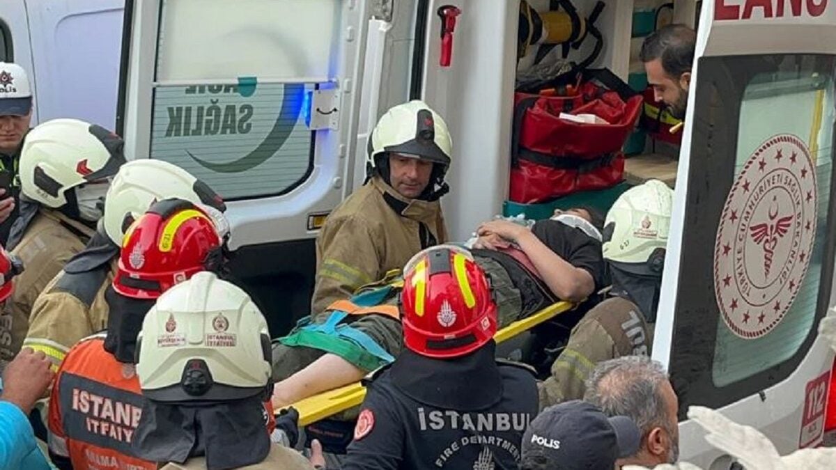 Κωνσταντινούπολη: Δύο νεκροί και δύο εγκλωβισμένοι από την κατάρρευση πολυκατοικίας – Συνεχίζεται η επιχείρηση στα συντρίμμια 1 Κωνσταντινούπολη: Δύο νεκροί και δύο εγκλωβισμένοι από την κατάρρευση πολυκατοικίας – Συνεχίζεται η επιχείρηση στα συντρίμμια