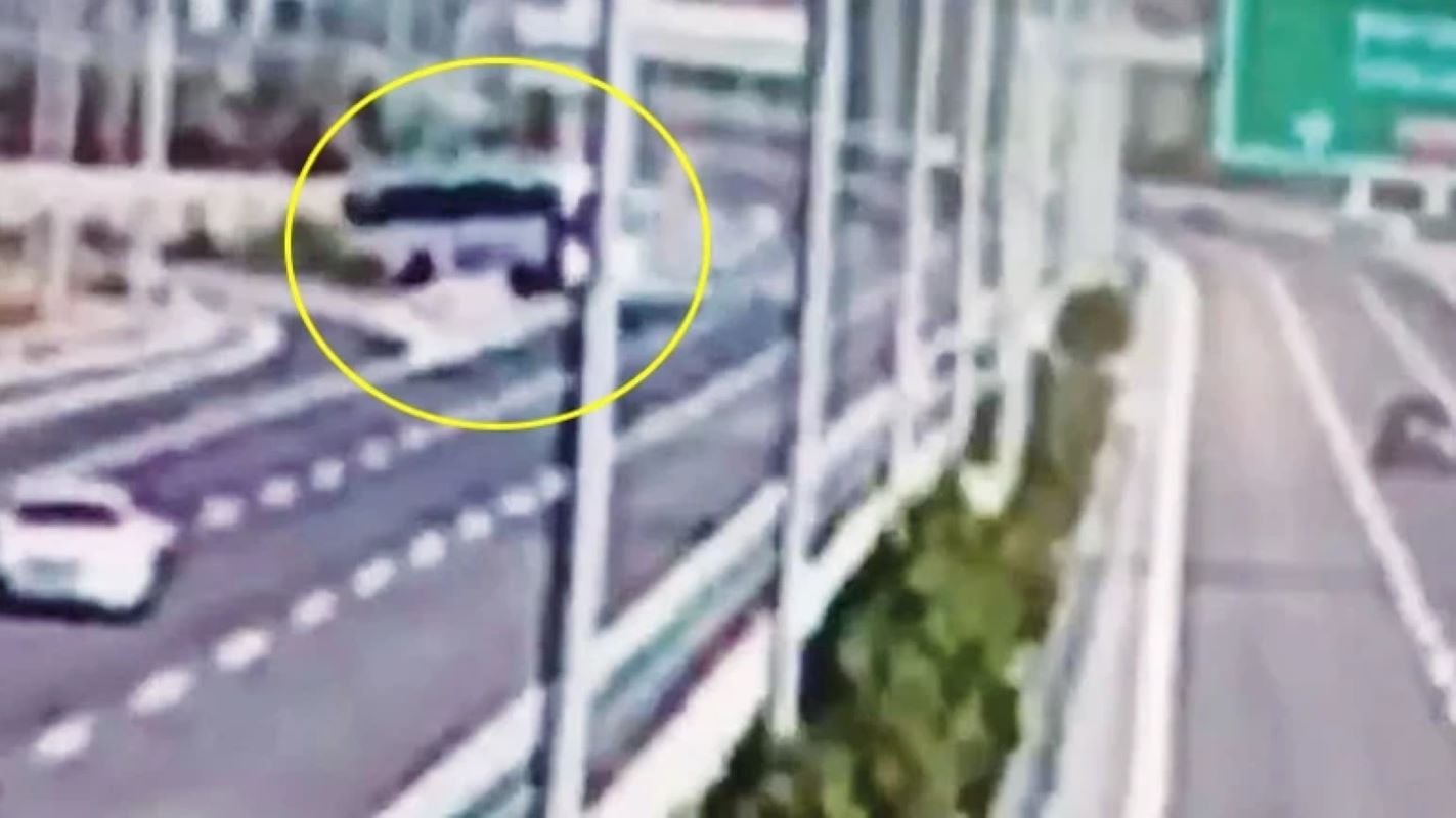 Τουρκία: Βίντεο από το τροχαίο με 11 νεκρούς – Λεωφορείο κάνει όπισθεν στον αυτοκινητόδρομο και συγκρούεται με φορτηγό