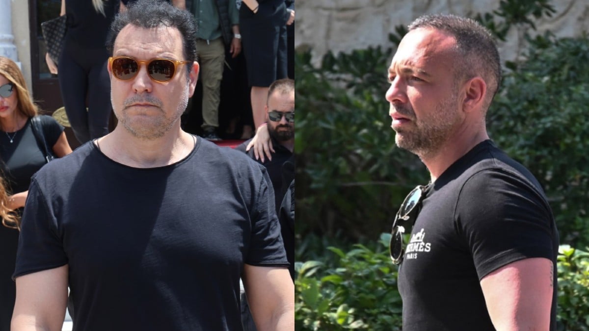 Τζίμης και Βασίλης Σταθοκωστόπουλος: Πέθανε η μητέρα τους στα 82 της – Συντετριμμένοι στην κηδεία της (Φωτογραφία) 3 Τζίμης και Βασίλης Σταθοκωστόπουλος: Πέθανε η μητέρα τους στα 82 της – Συντετριμμένοι στην κηδεία της (Φωτογραφία)