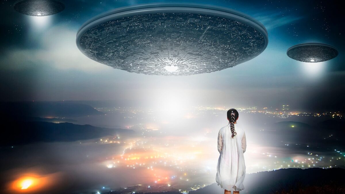 Οχάιο: Δύο πιλότοι κατέγραψαν περίεργο UFO σαν ιπτάμενη «κάψουλα» 1 Οχάιο: Δύο πιλότοι κατέγραψαν περίεργο UFO σαν ιπτάμενη «κάψουλα»