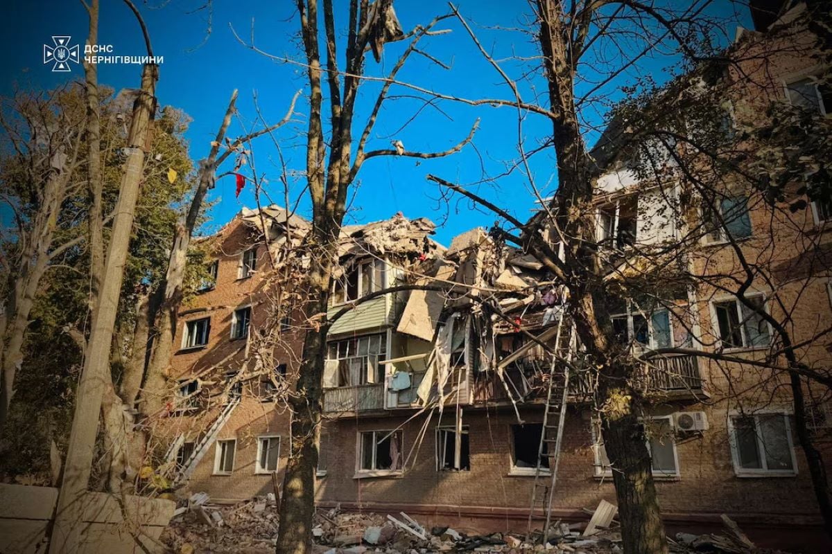 Ουκρανία: Τουλάχιστον 15 νεκροί από τις ρωσικές επιθέσεις – Κατέρρευσε τμήμα πολυκατοικίας στο Πριλούκι