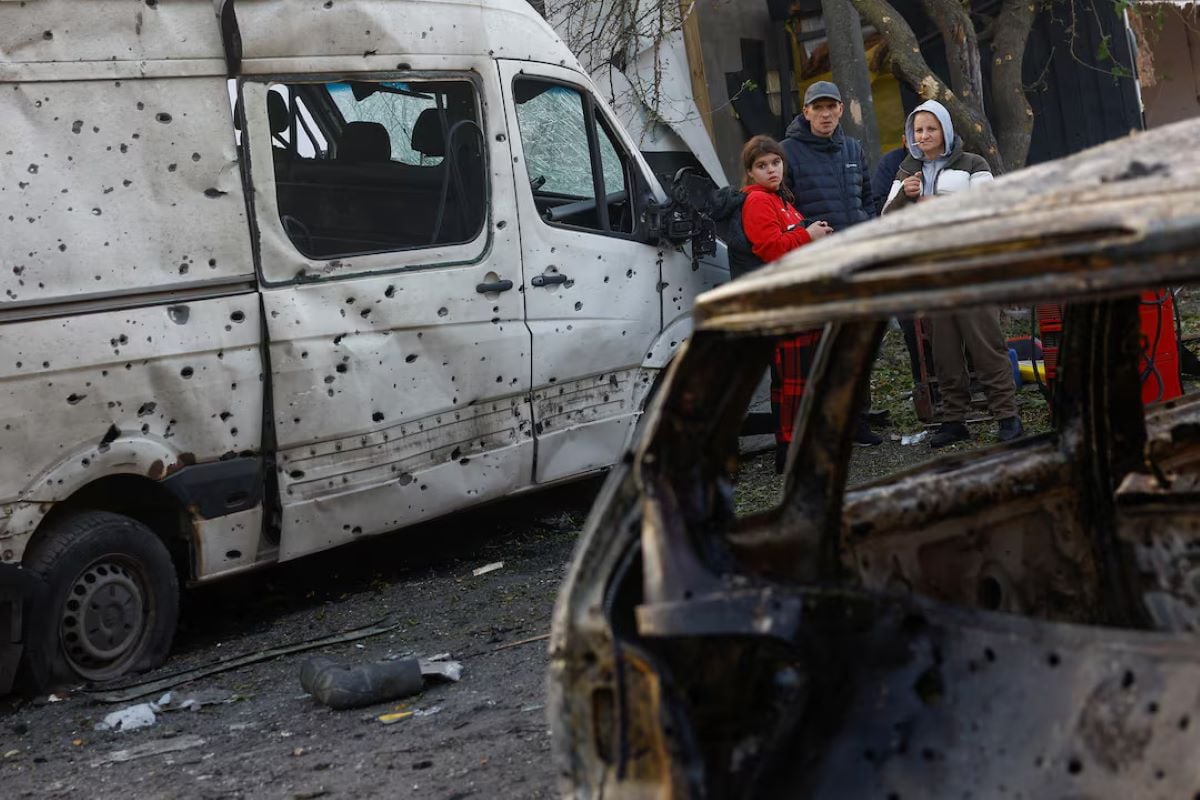 Ουκρανία: Τουλάχιστον 15 νεκροί από τις ρωσικές επιθέσεις – Κατέρρευσε τμήμα πολυκατοικίας στο Πριλούκι