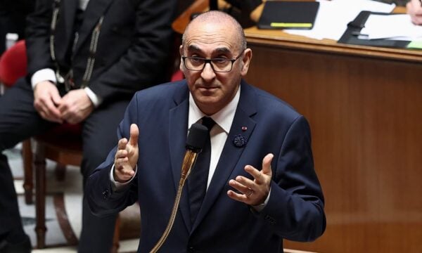 Γαλλία: Ο Νουνιέζ αναλαμβάνει «αποκλειστικά» την ευθύνη για τα επεισόδια – Ο Μακρόν απορρίπτει την παραίτησή του