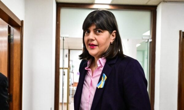 Politico: Η Ελλάδα στο επίκεντρο των πιέσεων κατά της Ευρωπαϊκής Εισαγγελίας