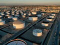 Ενεργειακό σοκ στην Ευρώπη: Η απειλή Τραμπ για μπλόκο στο ντίζελ πιέζει τους μεταφορείς – «Ό,τι υπάρχει στο ράφι θα κοστίζει περισσότερο»