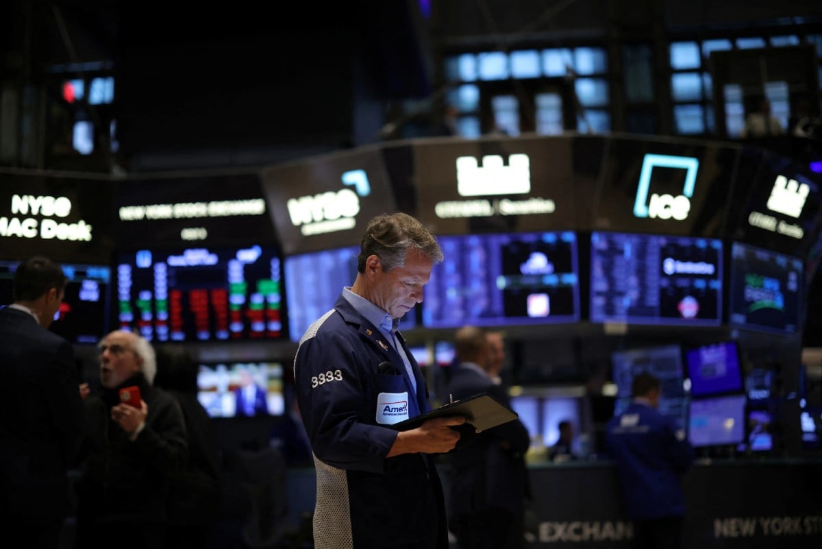 Wall Street: Ώθηση στον S&P 500 από τις μετοχές των τσιπ – Στο επίκεντρο Fed και πετρέλαιο