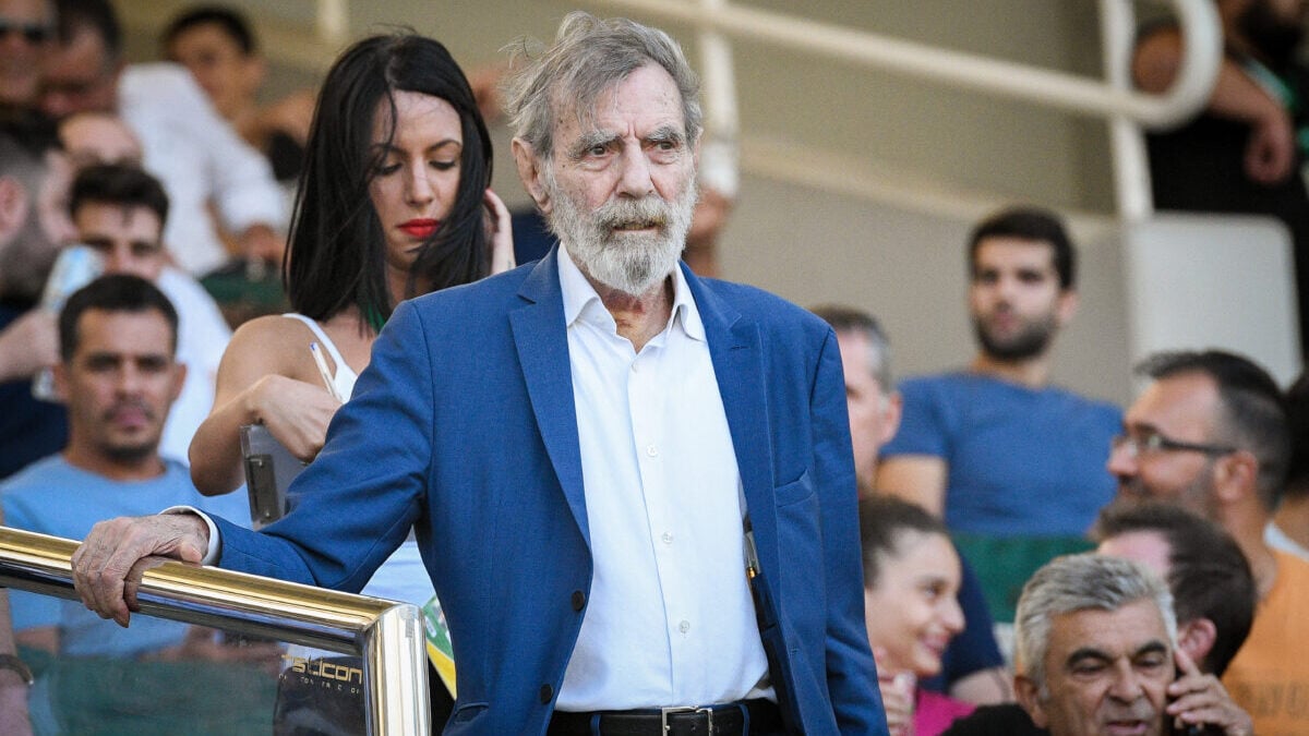 Ολυμπιακός: Το «αντίο» στον Γιώργο Βαρδινογιάννη και η αναφορά στην εμβληματική παρουσία του στο ελληνικό ποδόσφαιρο 1 Ολυμπιακός: Το «αντίο» στον Γιώργο Βαρδινογιάννη και η αναφορά στην εμβληματική παρουσία του στο ελληνικό ποδόσφαιρο