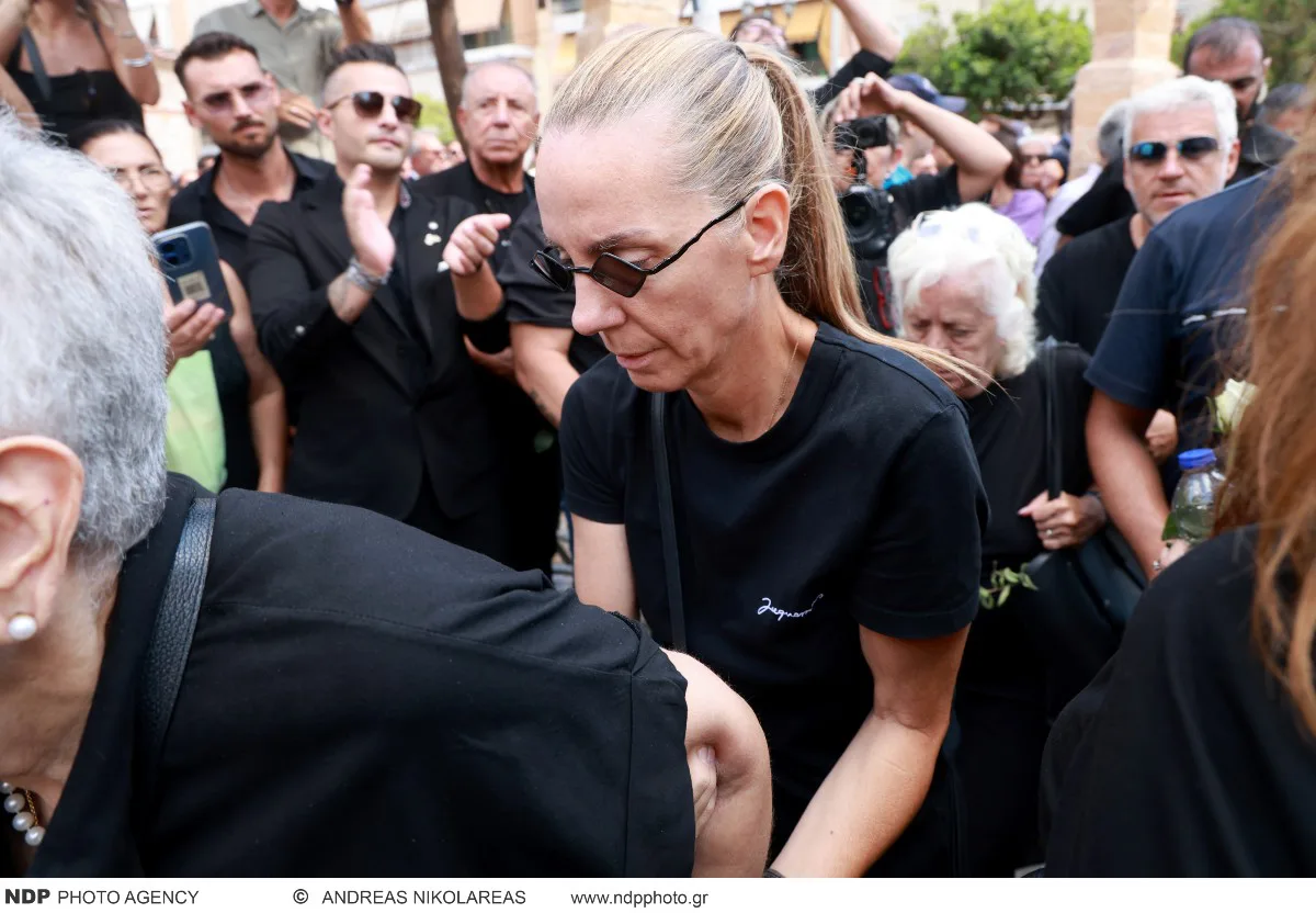 Γιώργος Μαζωνάκης: Τι πυροδότησε τα σενάρια για τεταμένες σχέσεις της Βάσως και της Μαρίας 10 Βάσω Μαζωνάκη