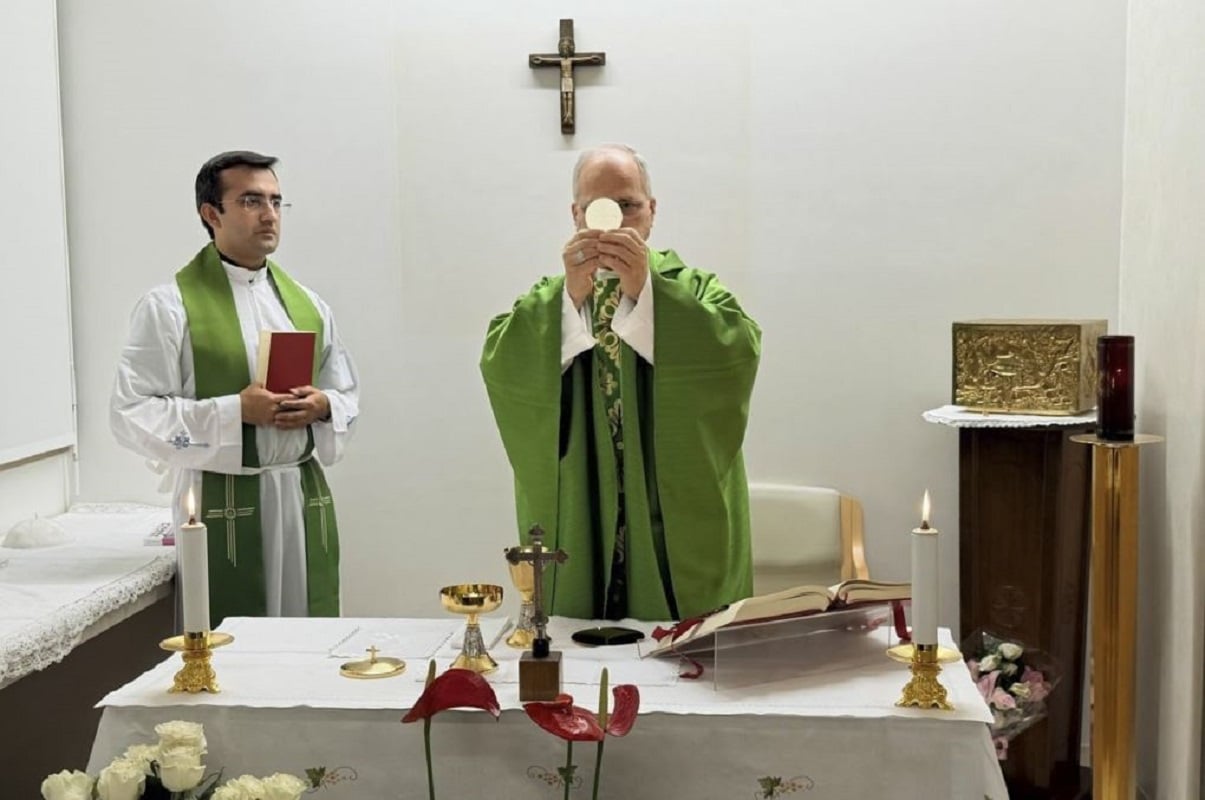 Πάπας Λέων ΙΔ΄: Τέλεσε λειτουργία στο νοσοκομείο και ευχαρίστησε γιατρούς και νοσηλευτές – Σταθερή η βελτίωση της υγείας του 7 Φωτογραφία: Vatican News