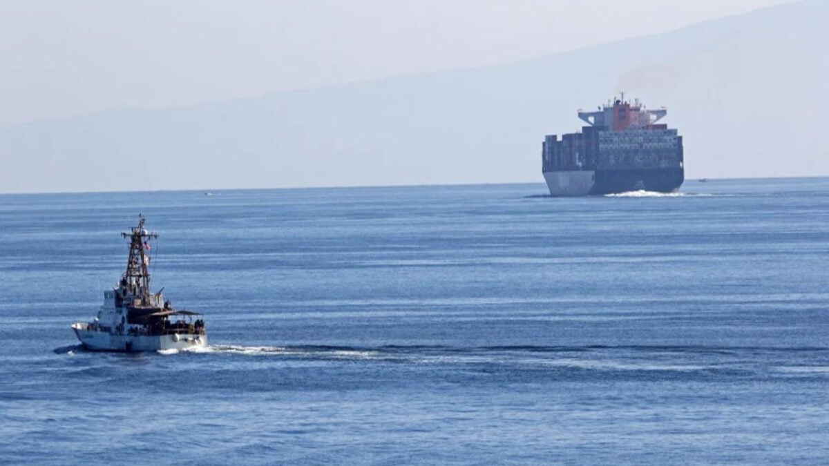 CENTCOM: Ανακοίνωσε την καταστροφή σκάφους με φερόμενους δεσμούς με το Ιράν στον Κόλπο του Ομάν 1 CENTCOM: Ανακοίνωσε την καταστροφή σκάφους με φερόμενους δεσμούς με το Ιράν στον Κόλπο του Ομάν