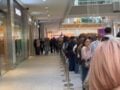 Victoria’s Secret: Εκατοντάδες άτομα σχημάτισαν ουρές από νωρίς το πρωί για το νέο κατάστημα στο The Mall Athens