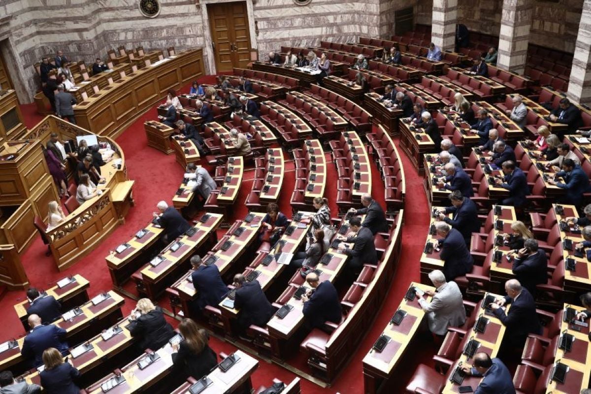 Βουλή: Αυτοί είναι οι Κοσμήτορες και οι Γραμματείς που εξελέγησαν στη νέα Σύνοδο