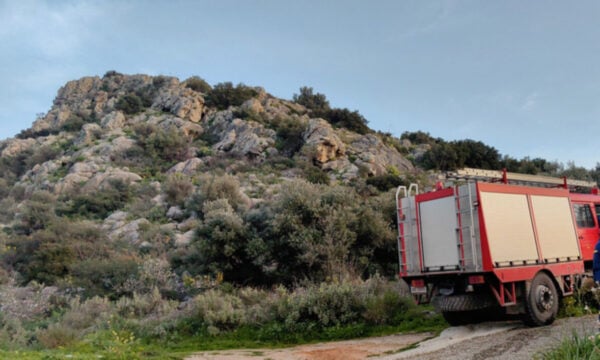 Λέσβος: Νεκρός 45χρονος κυνηγός που φέρεται να έπεσε από βράχια – Η αδερφή του τον βρήκε με τη βοήθεια των σκύλων του