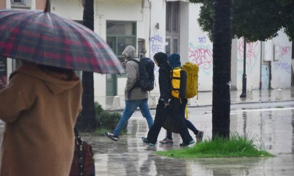 Καιρός: Αττική, Σποράδες και άλλες 5 περιοχές θα έχουν ισχυρές καταιγίδες για 48 ώρες – Με βροχές η παρέλαση της 28ης Οκτωβρίου