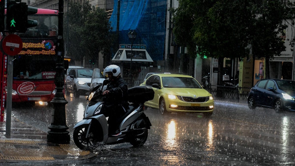 Κακοκαιρία: Τα έκτακτα μέτρα της εγκυκλίου του υπουργείου Εργασίας για τους εργαζομένους 1 Κακοκαιρία: Τα έκτακτα μέτρα της εγκυκλίου του υπουργείου Εργασίας για τους εργαζομένους
