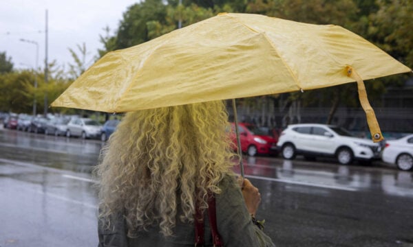 Καιρός σήμερα: Βροχές, καταιγίδες και μικρή πτώση της θερμοκρασίας – Ποιες περιοχές θα δεχθούν τα εντονότερα φαινόμενα